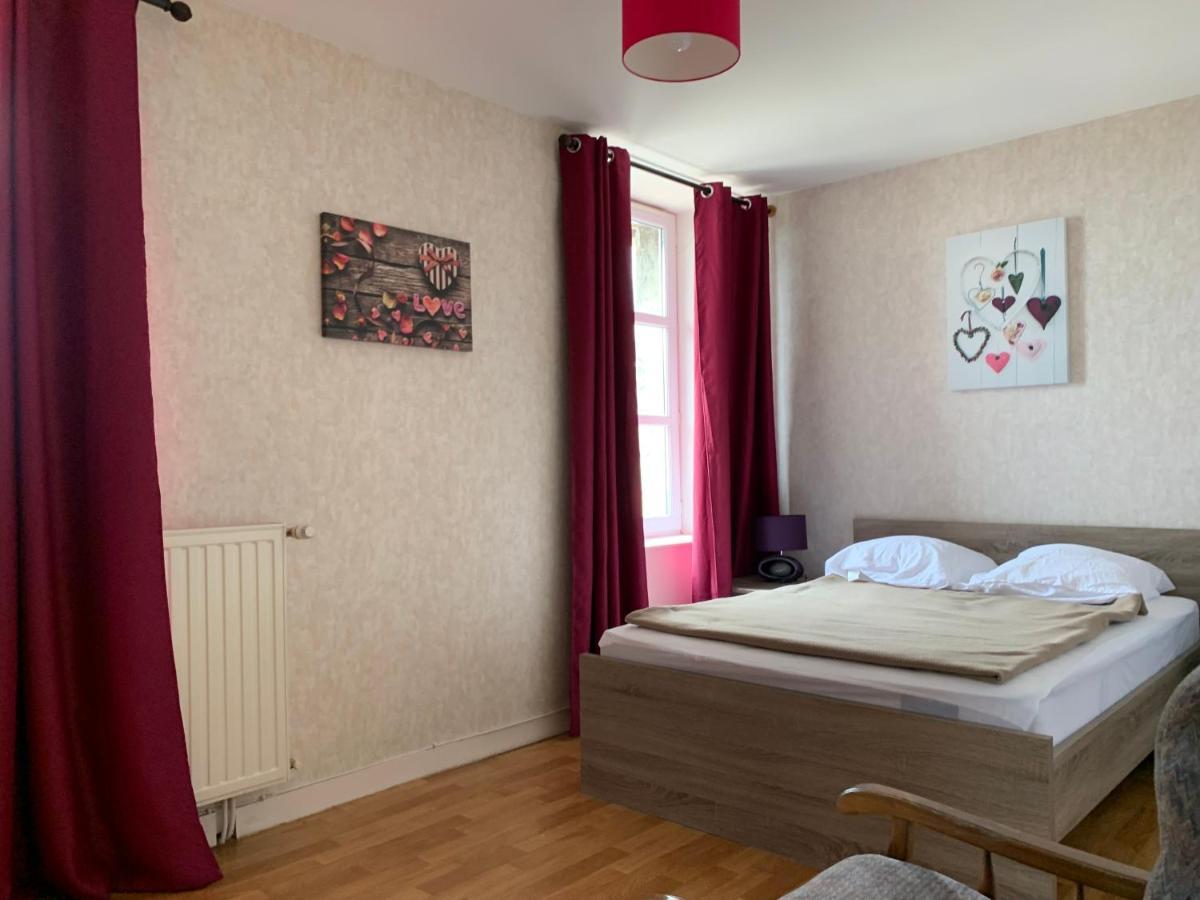 Auberge De La Tour Freycenet-la-Tour Екстериор снимка
