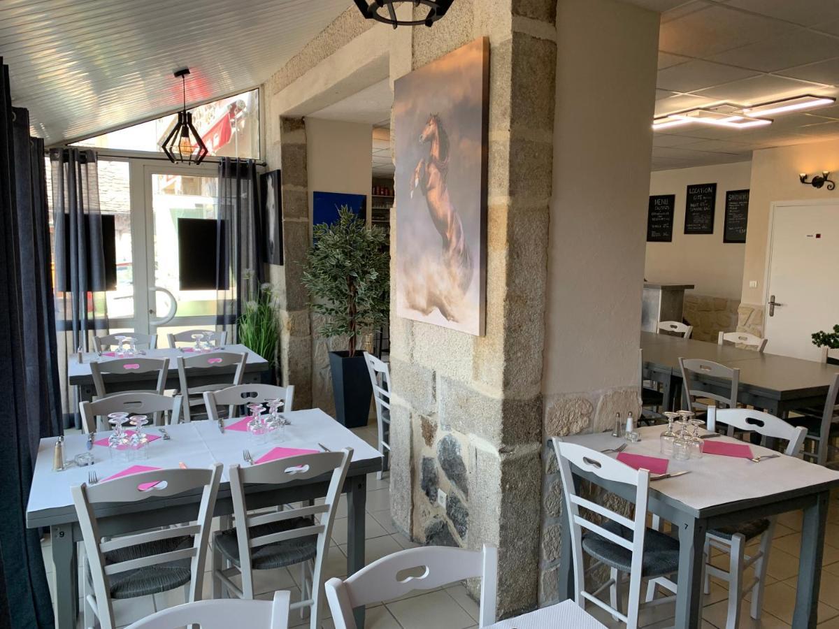 Auberge De La Tour Freycenet-la-Tour Екстериор снимка